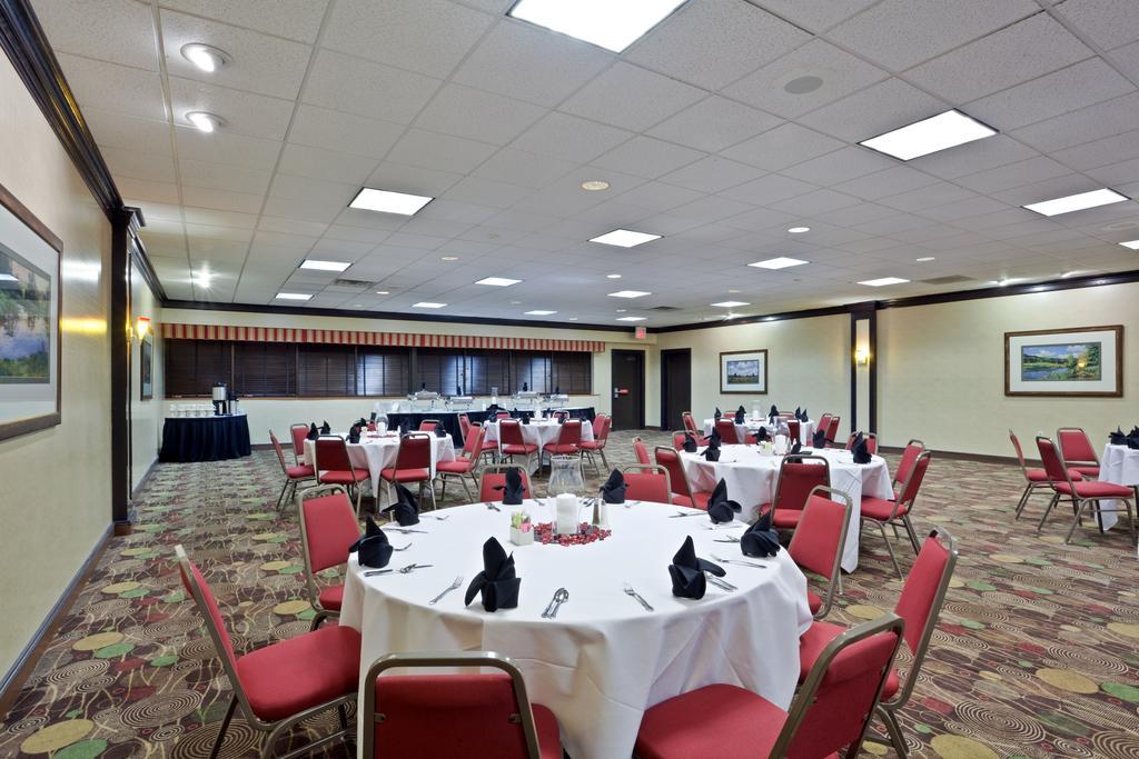 Holiday Inn Olathe Medical Center レストラン 写真