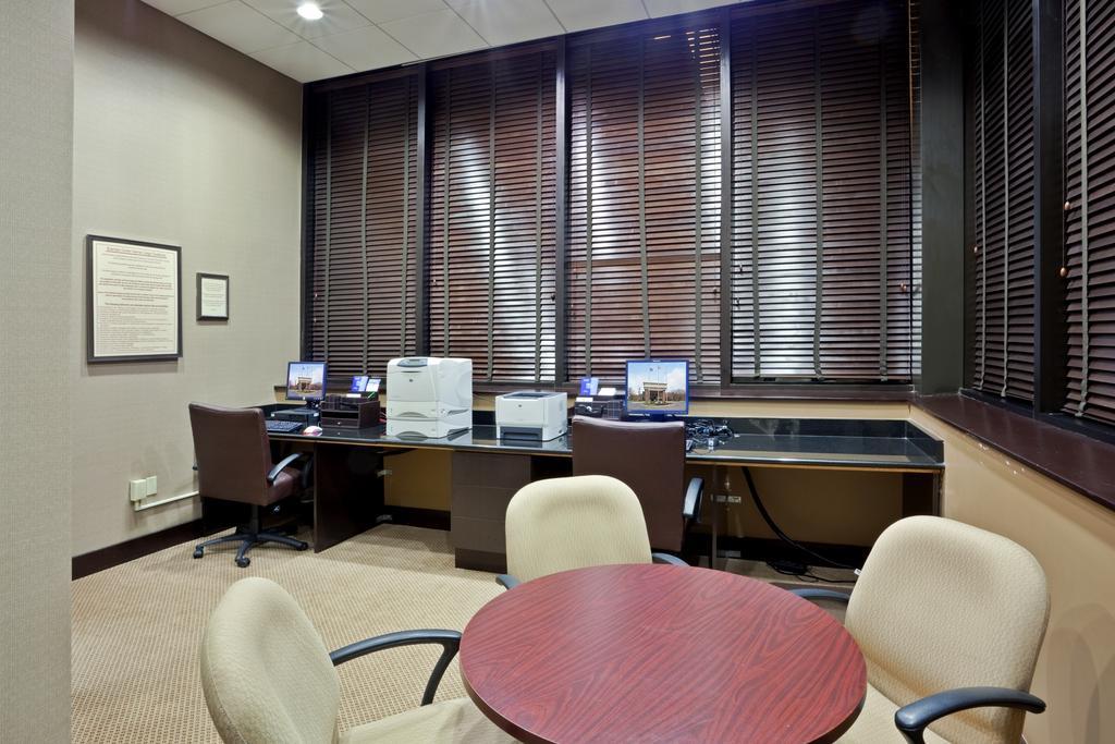Holiday Inn Olathe Medical Center 設備 写真