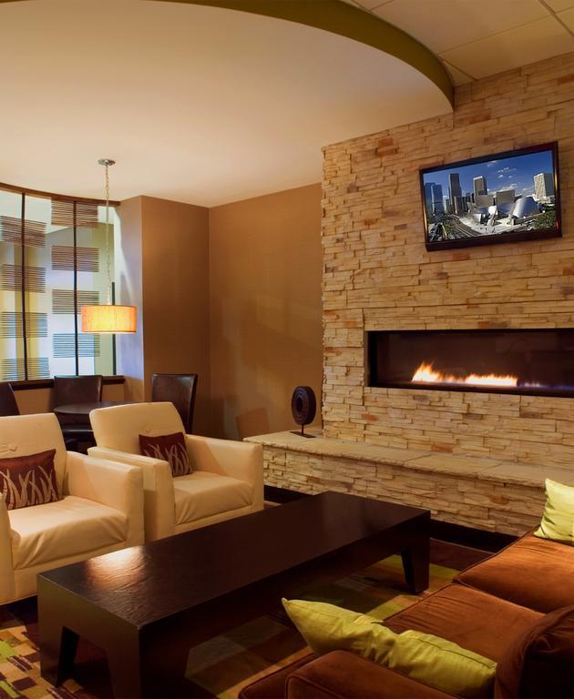 Holiday Inn Olathe Medical Center エクステリア 写真